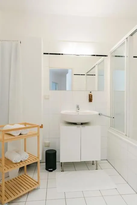 Apartment Hip Apt Perfect For 4 Or 6, Great District, Metro Vienna