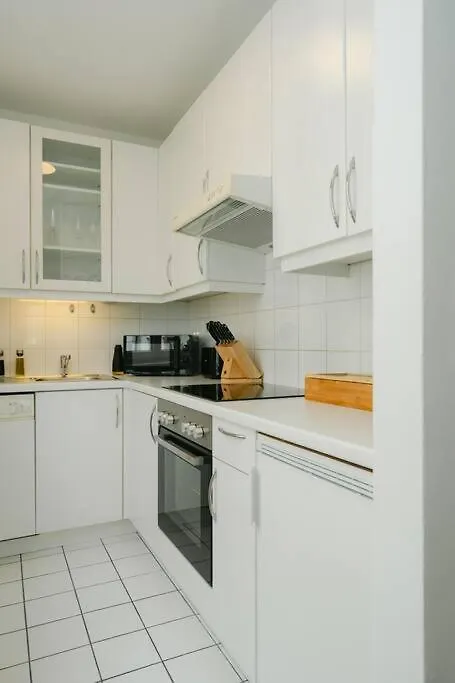 Hip Apt Perfect For 4 Or 6, Great District, Metro Vienna 0*,