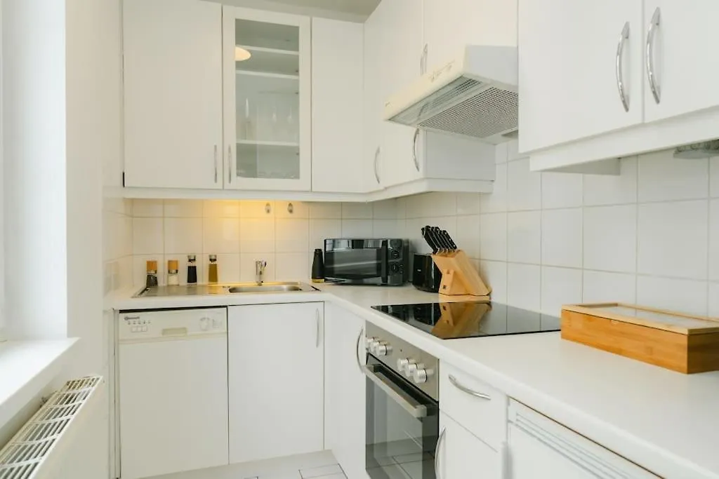 Apartment Hip Apt Perfect For 4 Or 6, Great District, Metro Vienna