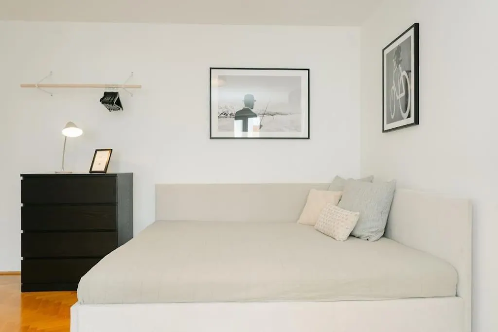 Apartment Hip Apt Perfect For 4 Or 6, Great District, Metro Vienna Austria