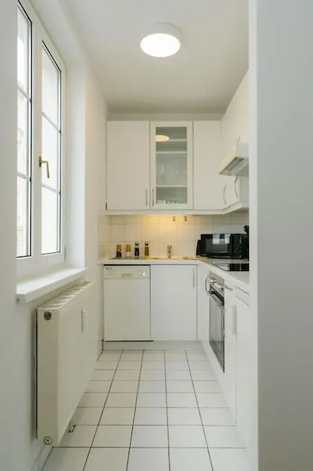 Apartment Hip Apt Perfect For 4 Or 6, Great District, Metro Vienna
